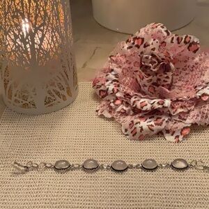 NATURAL ROSE QUARTZ GEMSTONE WITH 925 SILVER PLATED BRACELET